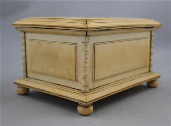 A late 19th / early 20th century Anglo Indian ivory jewellery casket, 8in.